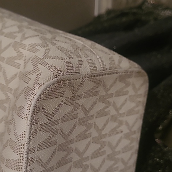 Michael Kors Jet Set Travel Medium Top Zip Multifunction Tote - Picture 13 of 15